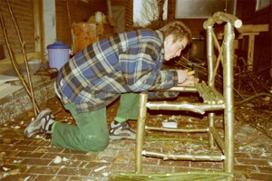 Arbeit am Gartenstuhl, Manufaktur Astwerk